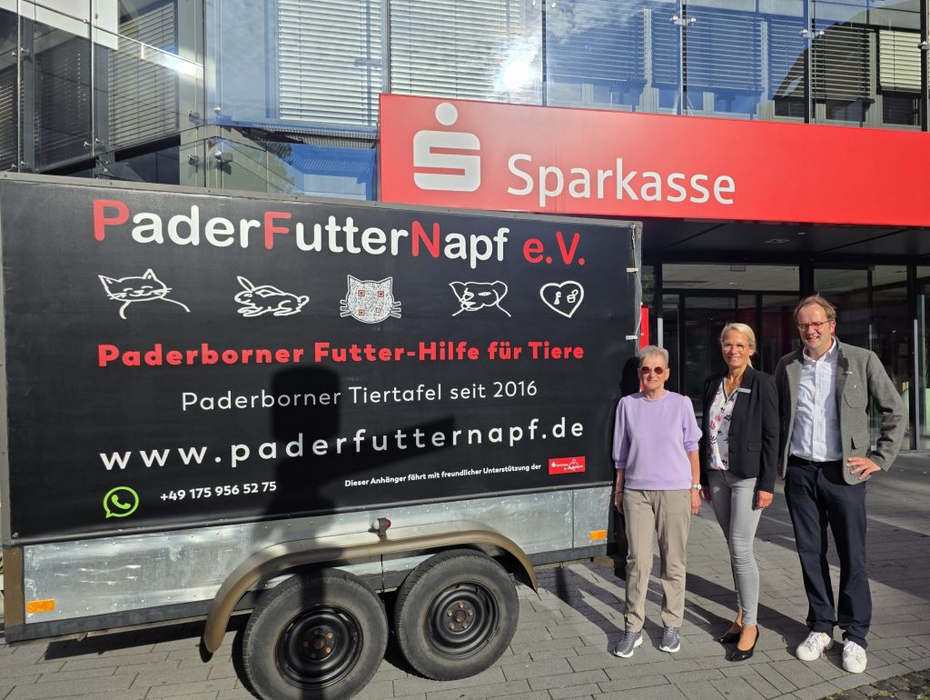 Ein neuer Anhänger für unsere Arbeit – Dank der Sparkasse Paderborn-Detmold-Höxter
